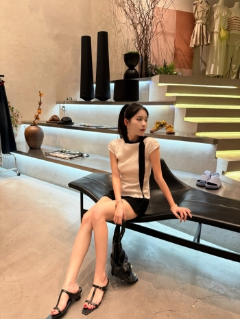【Z829375】韓系飄帶撞色針織上衣