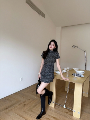 【Z829715】半高領豹紋抽摺修身連身裙