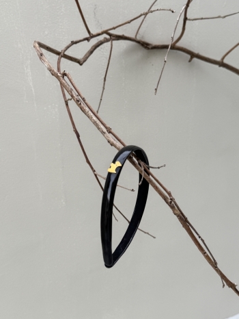 【Z829666】金色小狗漆皮黑色髮箍