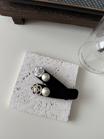 【Z829667】山茶花珍珠絲絨髮夾