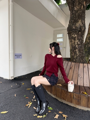 【Z829786】不對稱露肩開叉設計針織衫