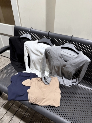 【Z829793】V領帶胸墊顯瘦加絨長T