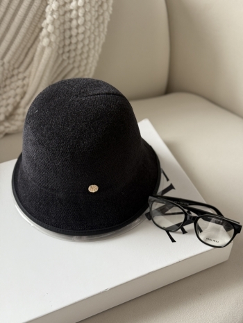 【Z829804】小香風PU皮包邊毛絨漁夫帽