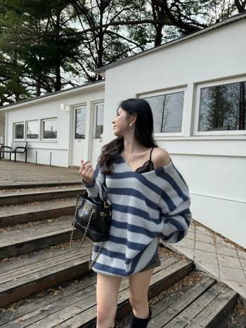 【Z829821】撞色條紋V領粗線針織衫