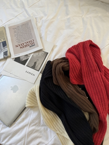 【Z829805】百搭純色鏤空針織三角披肩