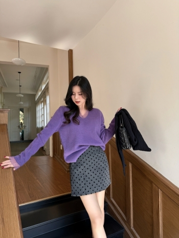 【Z829829】蕾絲波點網紗拼接V領毛衣