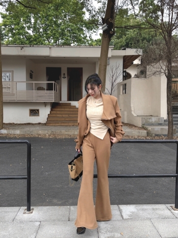 【Z829827】斜拉鍊立領外套+微喇褲套裝