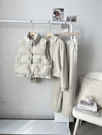 【Z829851】連帽羽絨鋪棉背心三件式休閒套裝