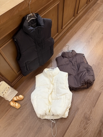 【Z829910】抽繩設計立領鋪棉背心