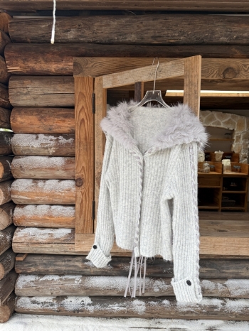 【Z829912】毛毛翻領拼接緞帶針織罩衫