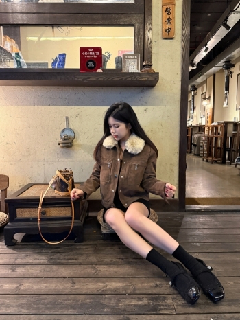 【Z829913】毛領釘釦霧皮短絨夾克外套