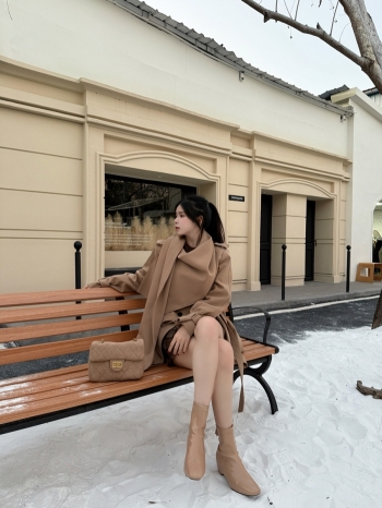 【Z829953】附圍巾領雙排釦不規則擺風衣