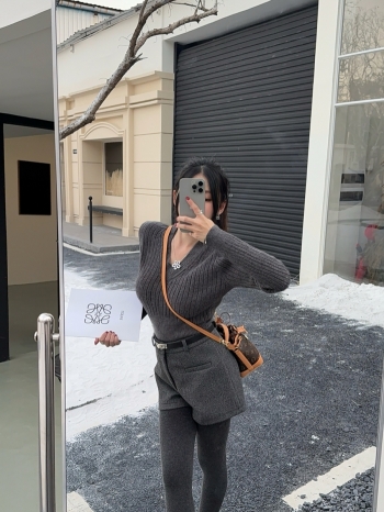 【Z829963】純色V領坑條收腰針織衫