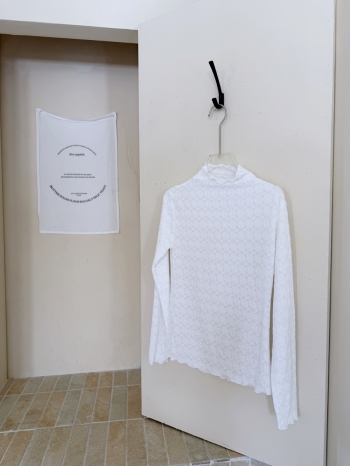 【Z829940】半高領磨毛蕾絲長袖