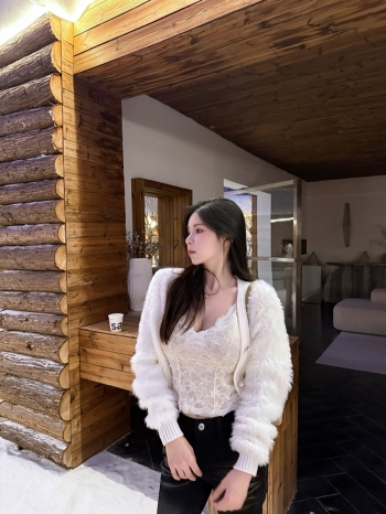 【Z829794】微磨毛V領蕾絲吊帶背心