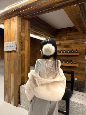 【Z829986】純欲風蕾絲拼接後背鏤空長袖