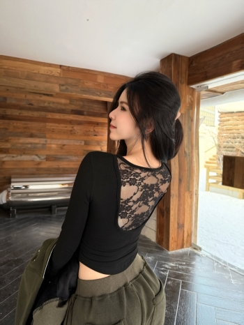 【Z829986】純欲風蕾絲拼接後背鏤空長袖