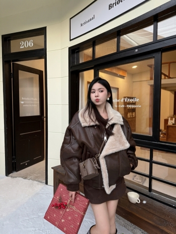 【Z830031】仿銀貂毛復古皮紋騎士外套