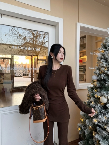 【Z830036】褶皺收腰開叉長袖+微喇褲套裝