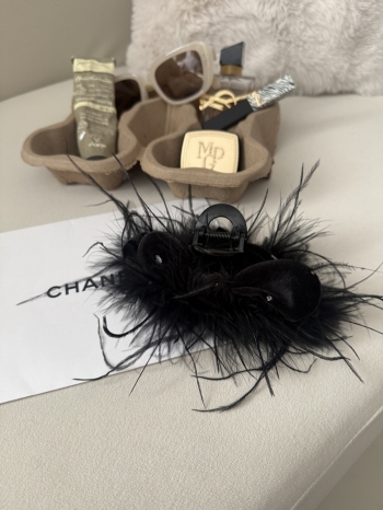 【Z830057】超仙羽毛絲絨蝴蝶結髮夾