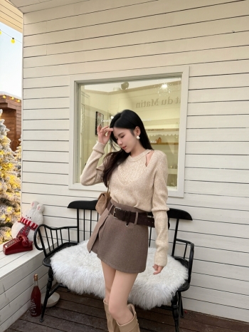 【Z829943】縷空掛脖假兩件針織衫