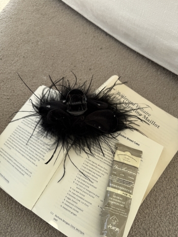 【Z830057】超仙羽毛絲絨蝴蝶結髮夾