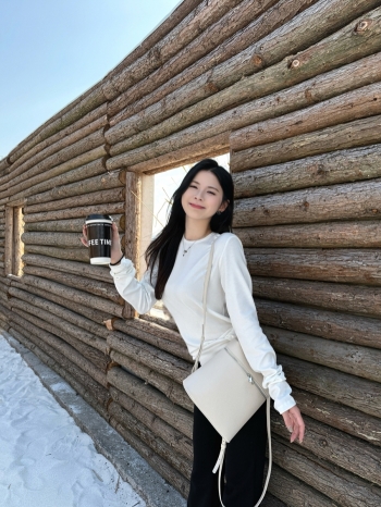 【Z830071】純色百搭圓領長袖上衣