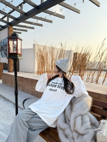 【Z830053】圓領字母印花德絨長袖上衣