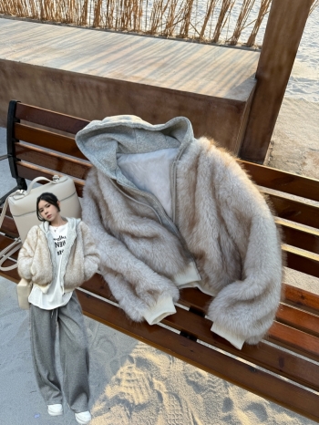 【Z830060】拼接假兩件毛絨絨連帽外套