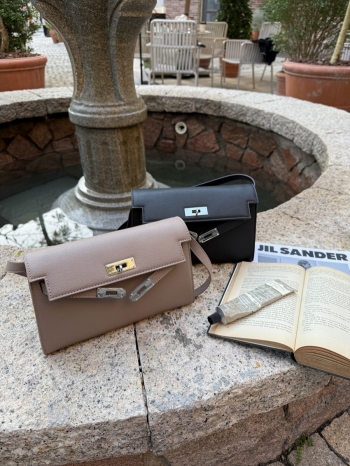 【Z830087】百搭鎖釦方形設計單肩腋下包