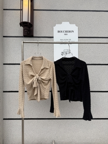 【Z830092】V領摺皺扭結綁帶喇叭袖針織衫