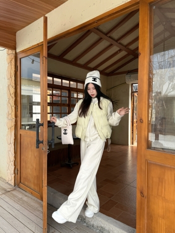 【Z830047】圓領羽絨背心+連帽帽T+絨褲三件套