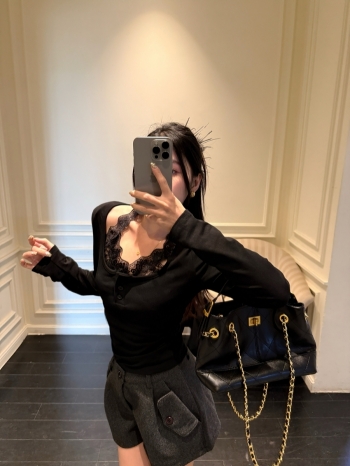 【Z830072】假兩件蕾絲掛脖磨毛絨長袖