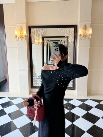 【Z830074】氣質重工鑲鑽圓領長袖針織衫