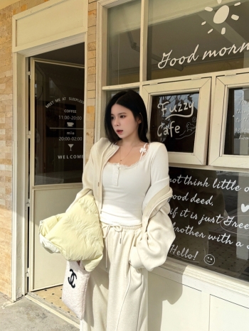 【Z830090】性感假兩件蕾絲拼接鈕扣長袖