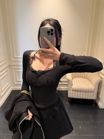 【Z830090】性感假兩件蕾絲拼接鈕扣長袖