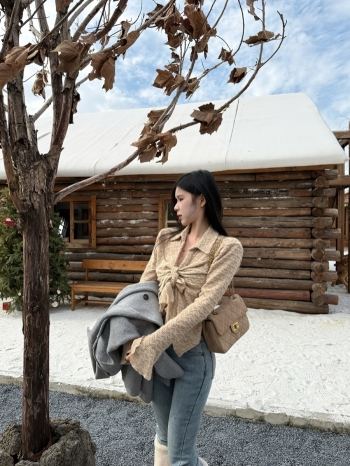 【Z830092】V領摺皺扭結綁帶喇叭袖針織衫