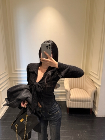 【Z830092】V領摺皺扭結綁帶喇叭袖針織衫