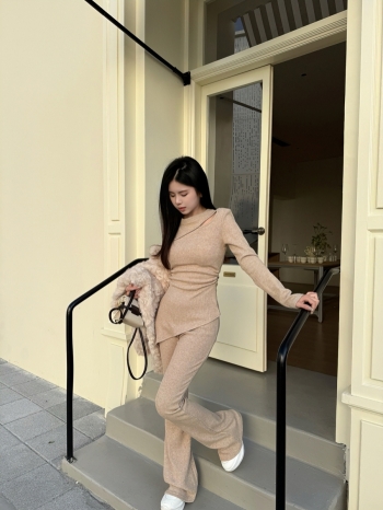 【Z830046】不規則開叉上衣微喇褲套裝