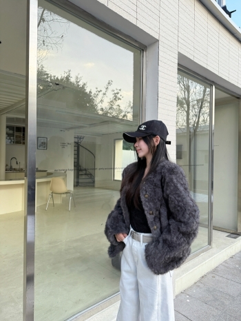 【Z830107】高級感圓領單排釦毛絨絨外套