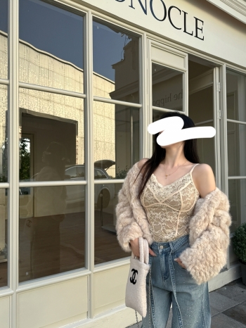 【Z830108】法式V領蕾絲磨毛美背背心