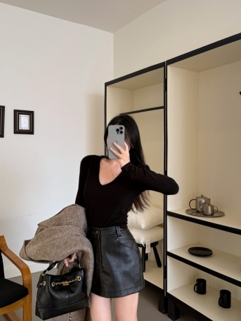 【Z830160】百搭修身顯瘦V領薄絨長袖