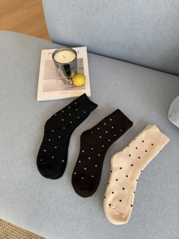 【Z830133】加絨加厚點點中筒襪(三入組)