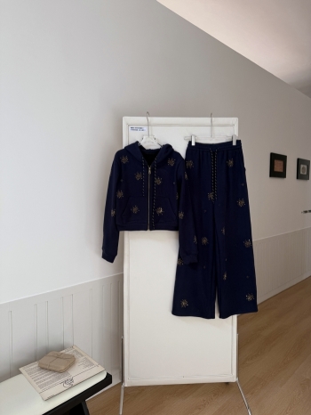 【Z830164】燙鑽絲絨連帽外套休閒褲套裝