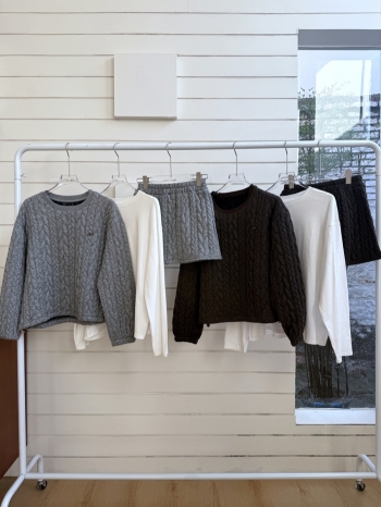 【Z830168】圓領麻花紋加絨短裙三件套