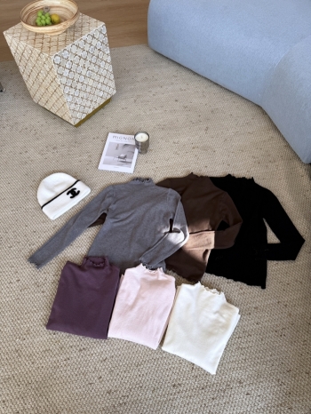 【Z830170】軟糯木耳邊純色打底上衣