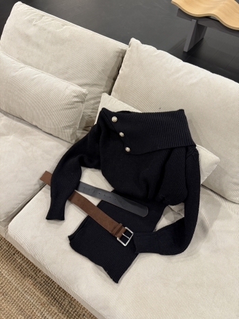 【Z830181】千金感斜領金屬釦針織連身裙(附腰帶)