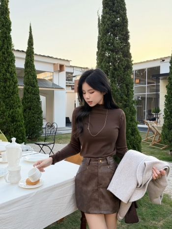 【Z830170】軟糯木耳邊純色打底上衣