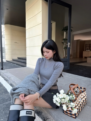 【Z830170】軟糯木耳邊純色打底上衣