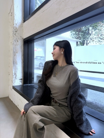 【Z830264】簡約百搭純色圓領長T